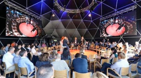 مجلس أو مؤتمر