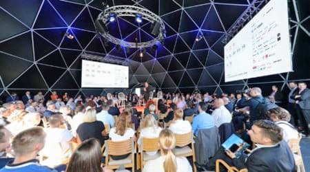 مجلس أو مؤتمر