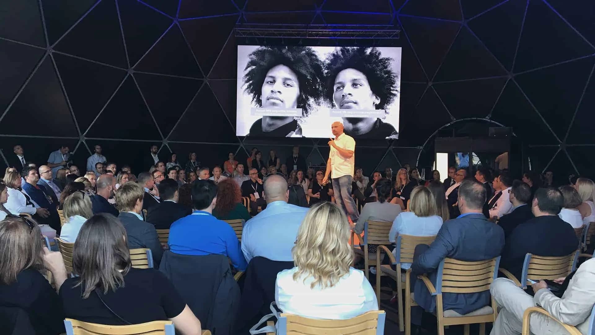 مجلس أو مؤتمر